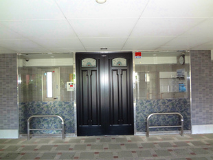 マンション入口 防犯カメラも付いて安心なの