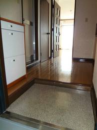 玄関・入口には可愛らしいシューズBOXも付いてるんです