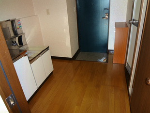 洋室からキッチン方面をパチリ