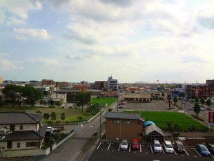 南窓からの風景 お天気も良くて気持ちがいいなぁ~