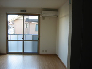 南向きでとっても明るいお部屋ダヨ☀