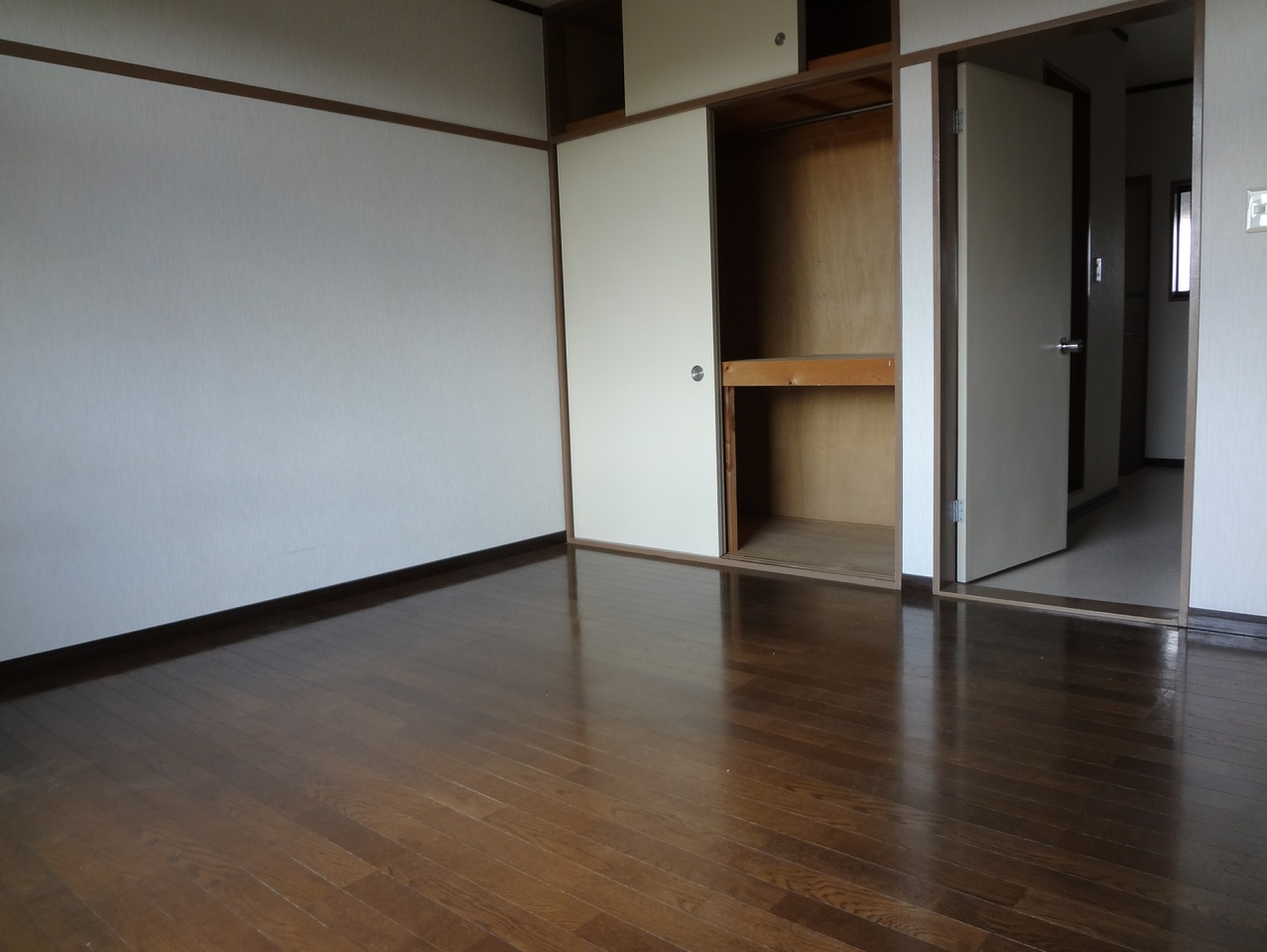 洋室8帖　今のお部屋とどっちが広いかな？