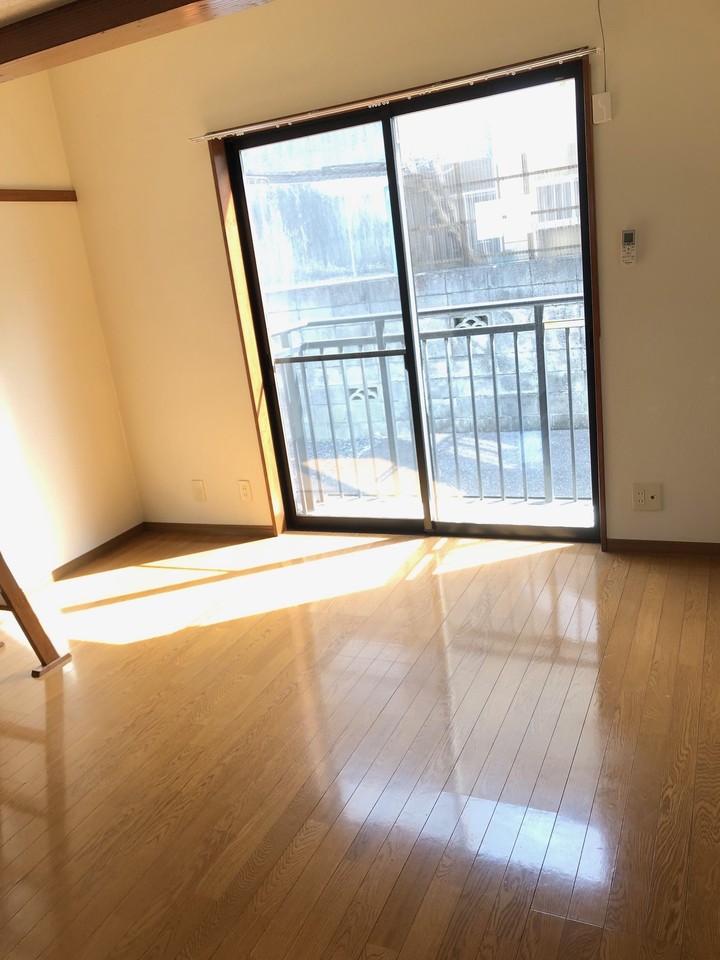 広い部屋を充実に使ってみてね