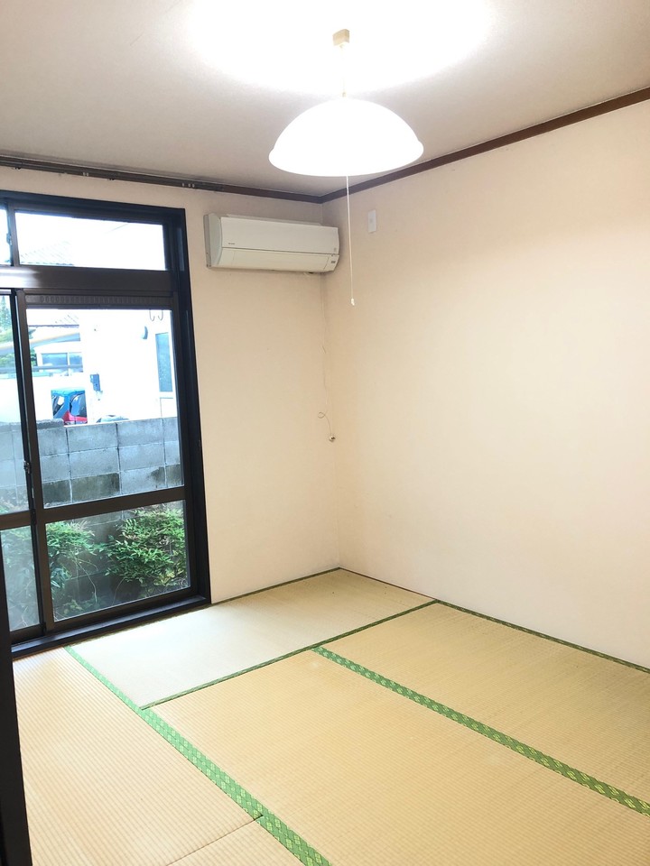 その隣の和室