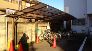 屋根付き自転車置き場もご利用下さいね！