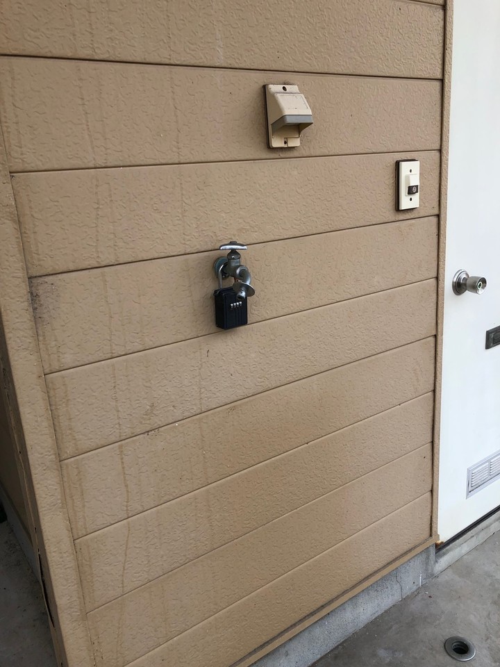 洗濯機は室外置きとなります。