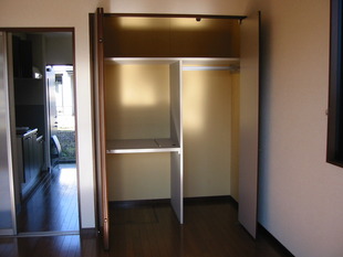 ｸﾛｰｾﾞｯﾄの中は使いやすく仕切りあり！