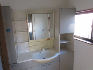 寝癖直しもお化粧もこちらでどうぞ