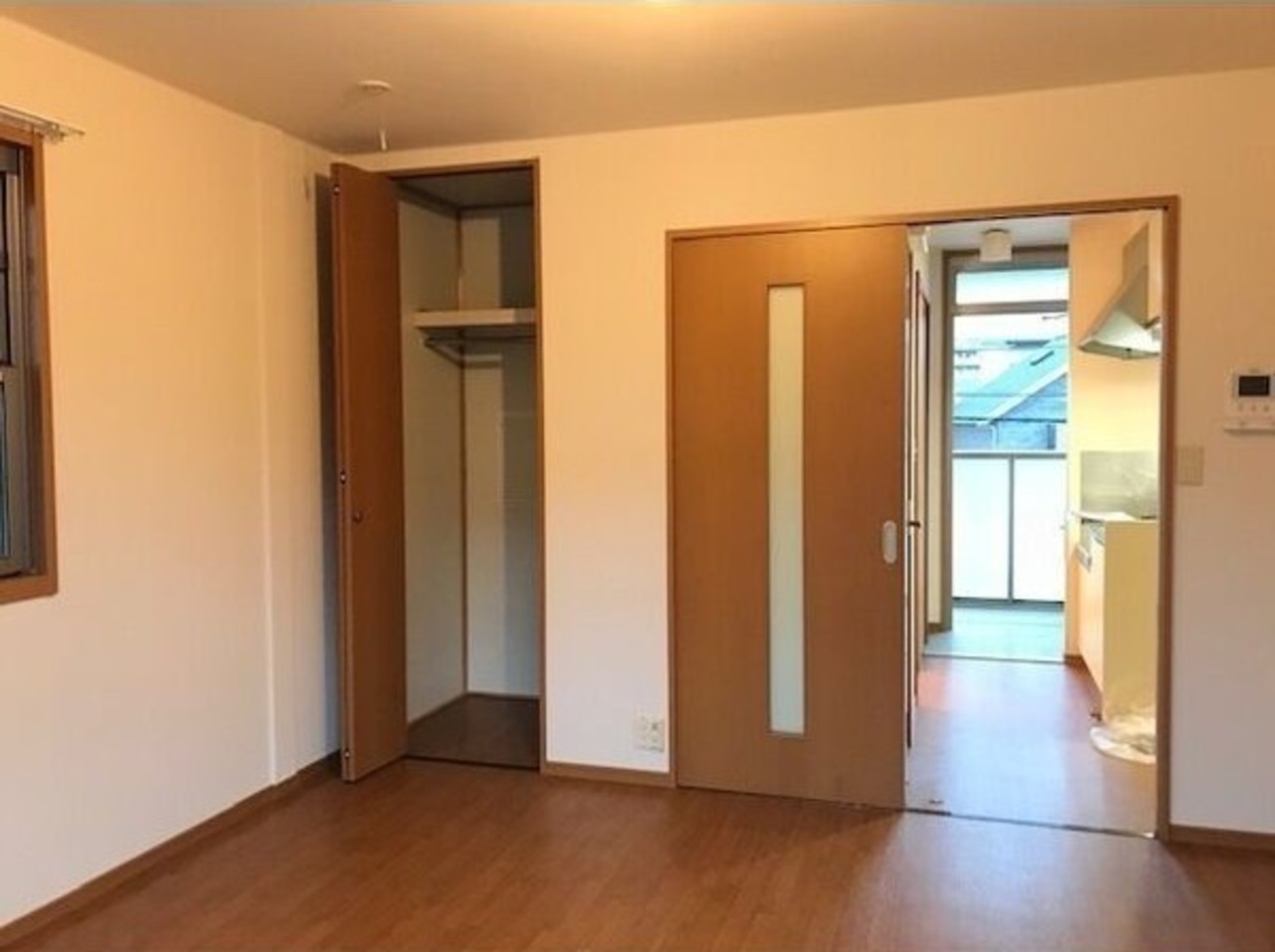 角度を変えてお部屋を見てます