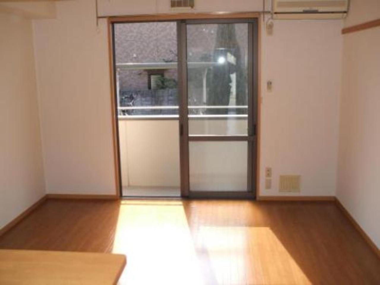 陽当たり良好の居室です。