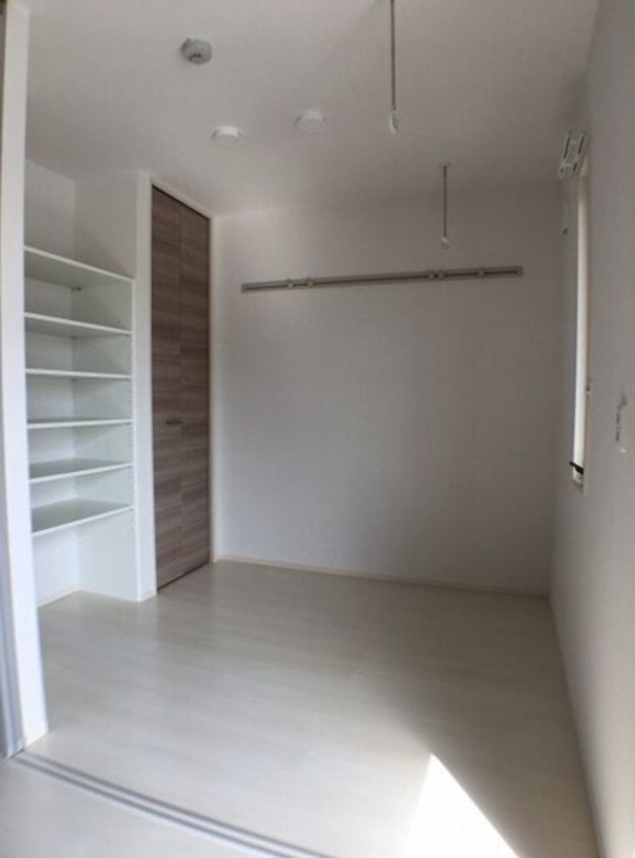 休みの日にはゆっくりこちらのお部屋でお寝坊しちゃおう。